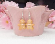 Kolczyki handmade ciasteczkowy ludzik z gliny polimerowej, biżuteria kawaii ze stali chirurgicznej