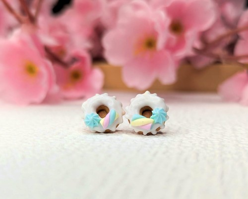 Kolczyki handmade donut z pianką miętową z gliny polimerowej, słodka biżuteria ze stali chirurgicznej