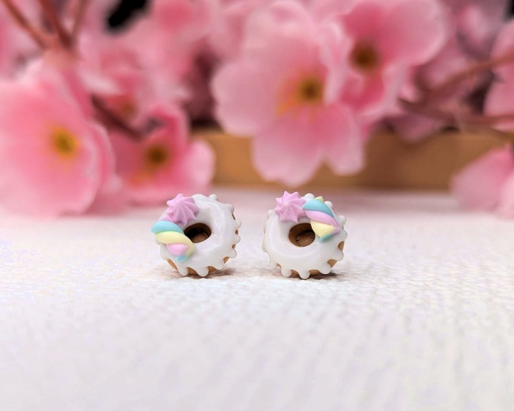 Kolczyki handmade donut z pianką z gliny polimerowej, biżuteria kawaii ze stali chirurgicznej