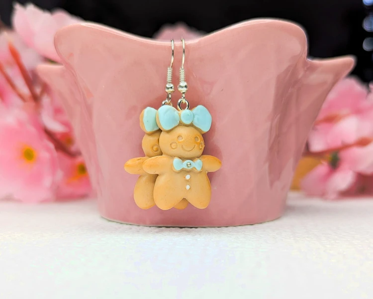 Kolczyki handmade pani ciasteczko miętowa z gliny polimerowej, pastelowa biżuteria ze stali chirurgicznej