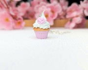 Naszyjnik handmade babeczka różowa z gliny polimerowej, urocza biżuteria kawaii ze stali chirurgicznej