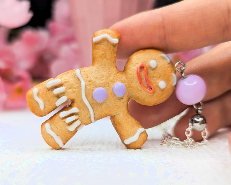 Naszyjnik handmade ciasteczka ze Shreka z gliny polimerowej, słodka biżuteria kawaii ze stali chirurgicznej